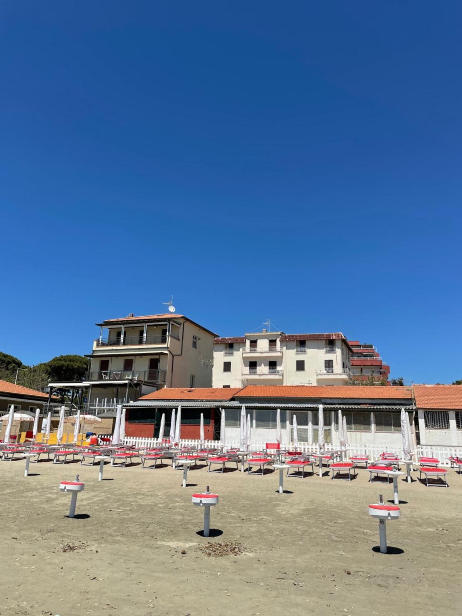 Hotel Eden Follonica Kültér fotó